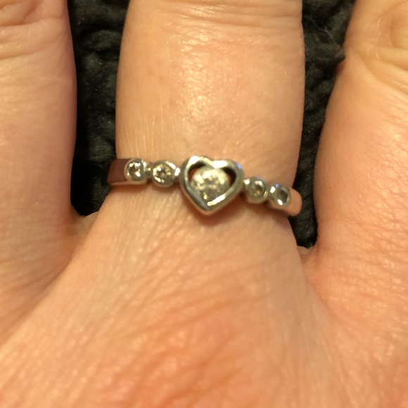 925 Sterling Silver Heart Ring - Picture 2 of 3